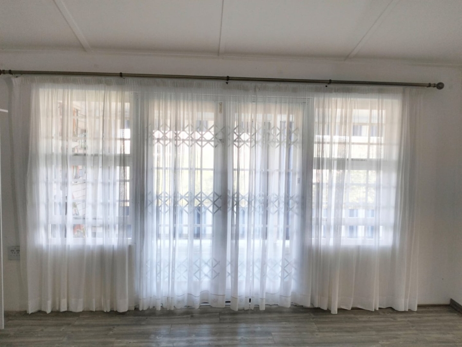 2 Bedroom Property for Sale in Stasieweg Western Cape